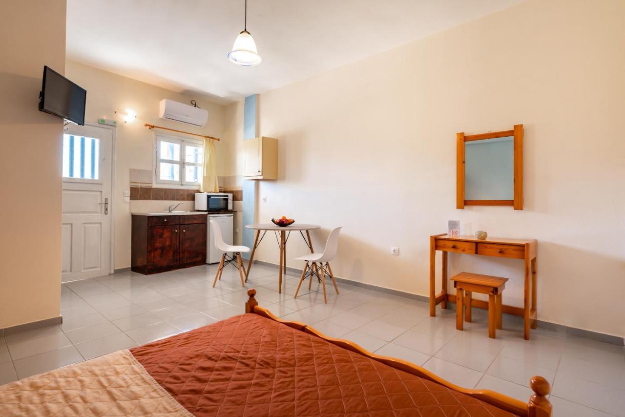 Onar Rooms & Studios Периса Екстериор снимка